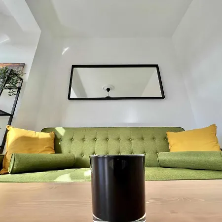 Door Coruna 아파트 *