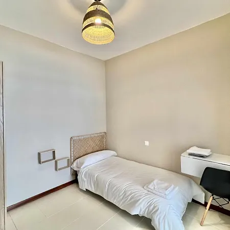 Door Coruna 아파트 *