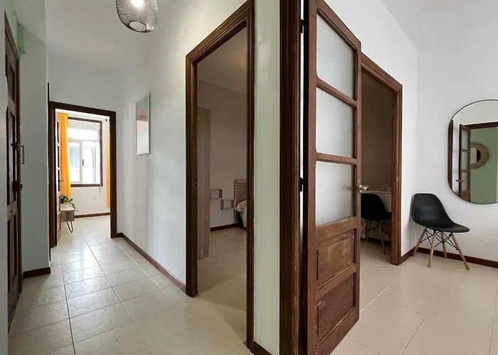Door Coruna 公寓 *